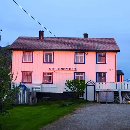 Kristine Moen Huset Straumnes