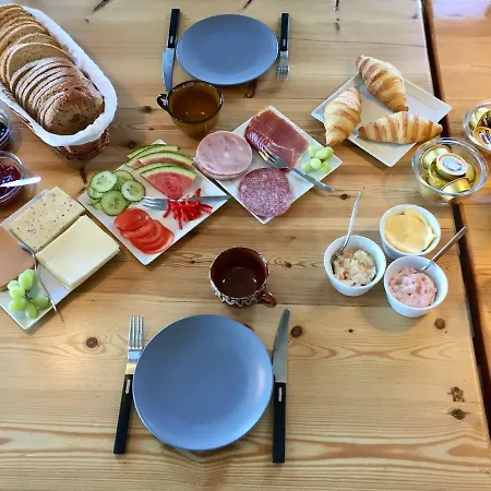Kristine Moen Huset Bed & Breakfast Straumnes