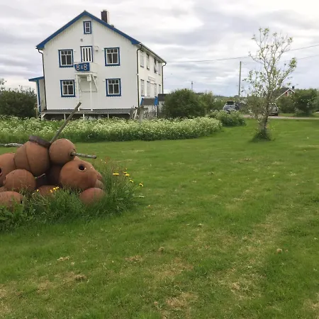 Kristine Moen Huset * Straumnes
